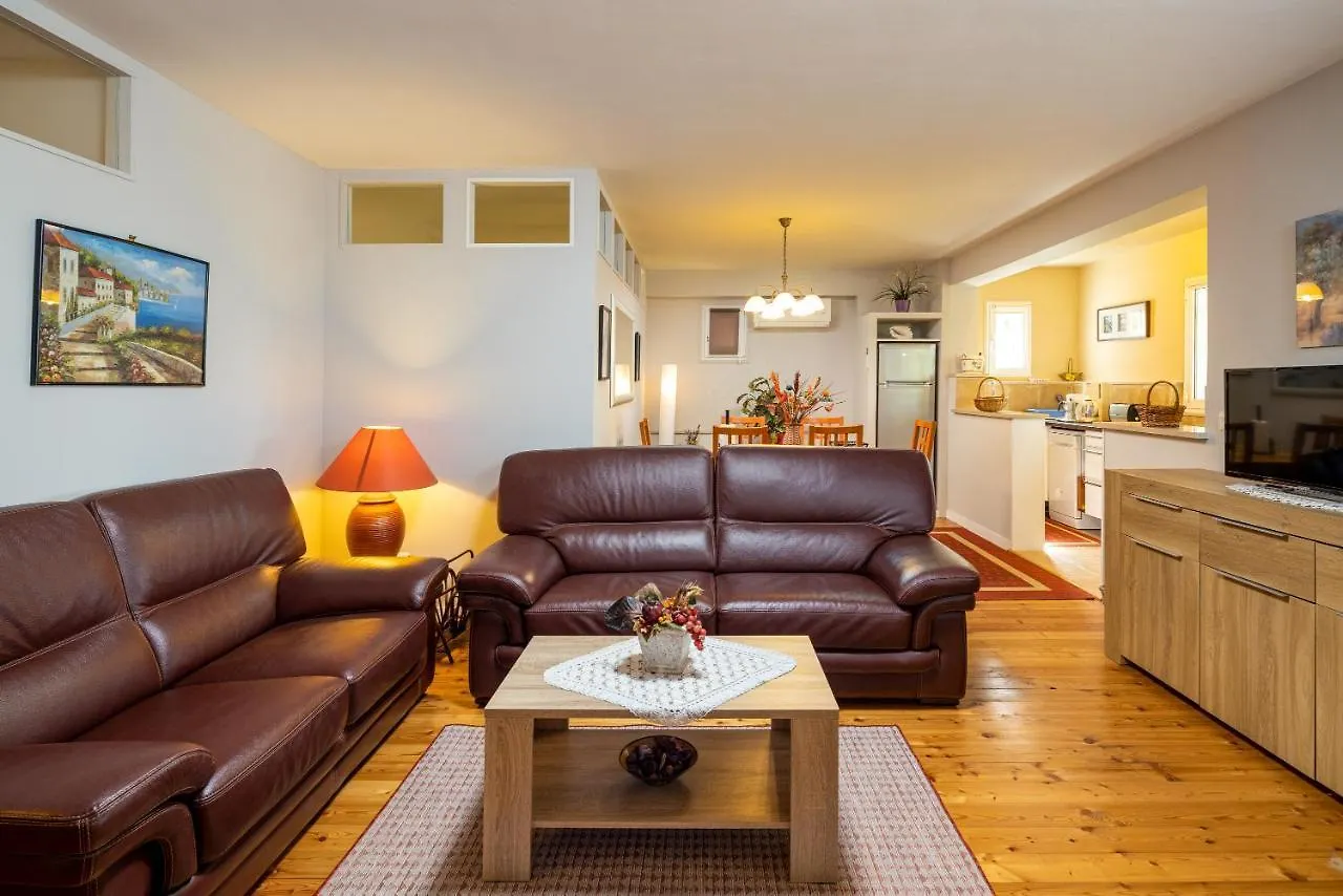 Beautiful Apartment Goldy Trogir