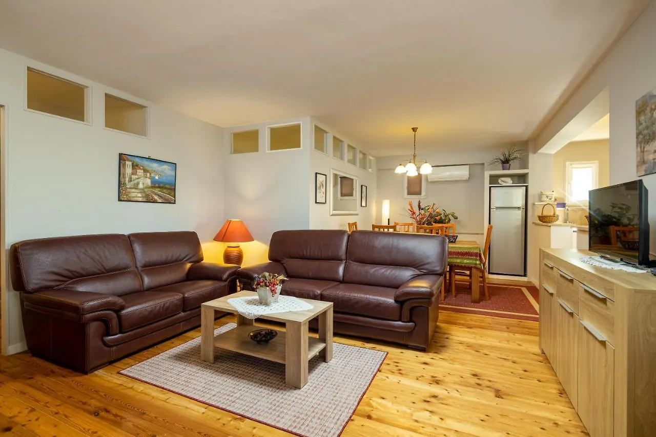 Beautiful Apartment Goldy Trogir